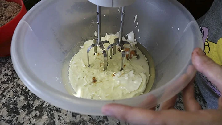 Receta como hacer muffins de chocolate paso 4